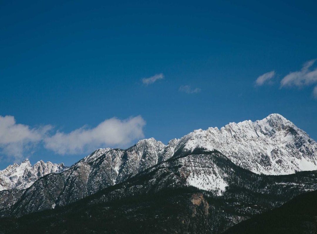 How to Find Us: Location, Hours, and Parking Information